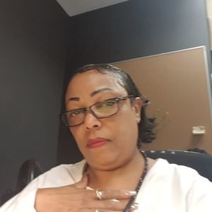 Meet your Posher, Renee